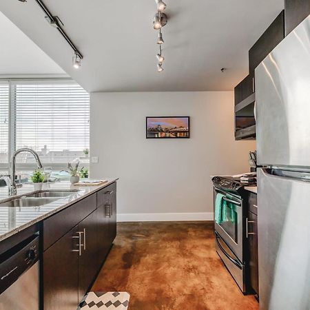 Upscale 2Br Condo - King Bed - Stunning Views YYC Eksteriør billede