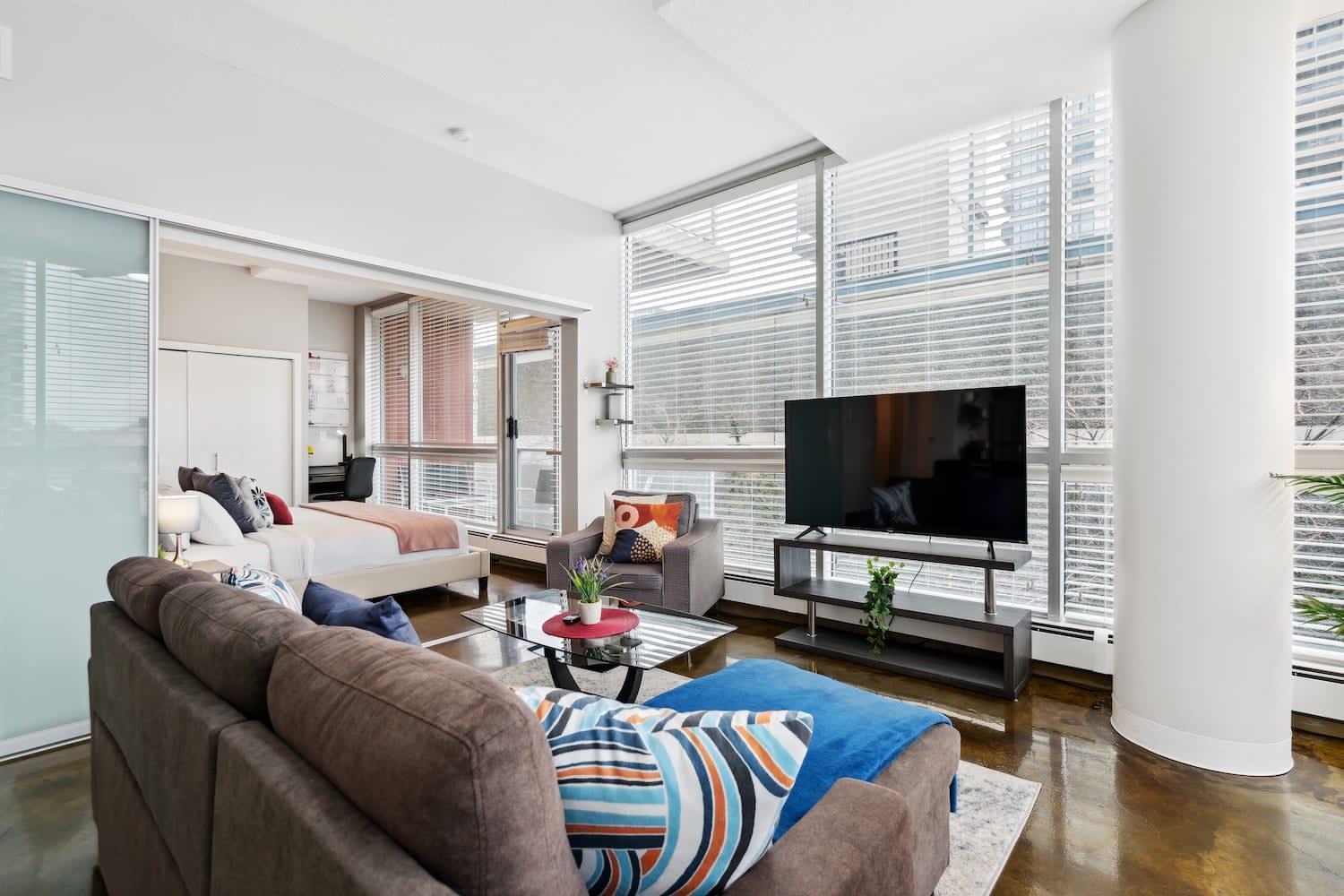 Upscale 2Br Condo - King Bed - Stunning Views YYC Eksteriør billede