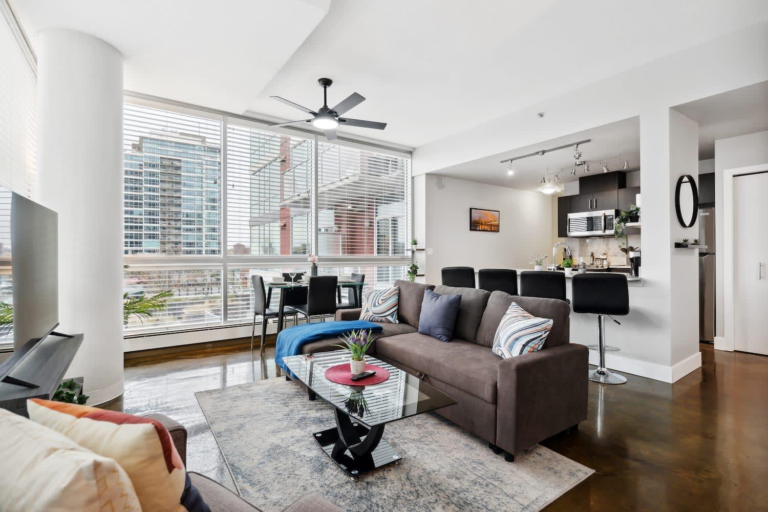 Upscale 2Br Condo - King Bed - Stunning Views YYC Eksteriør billede