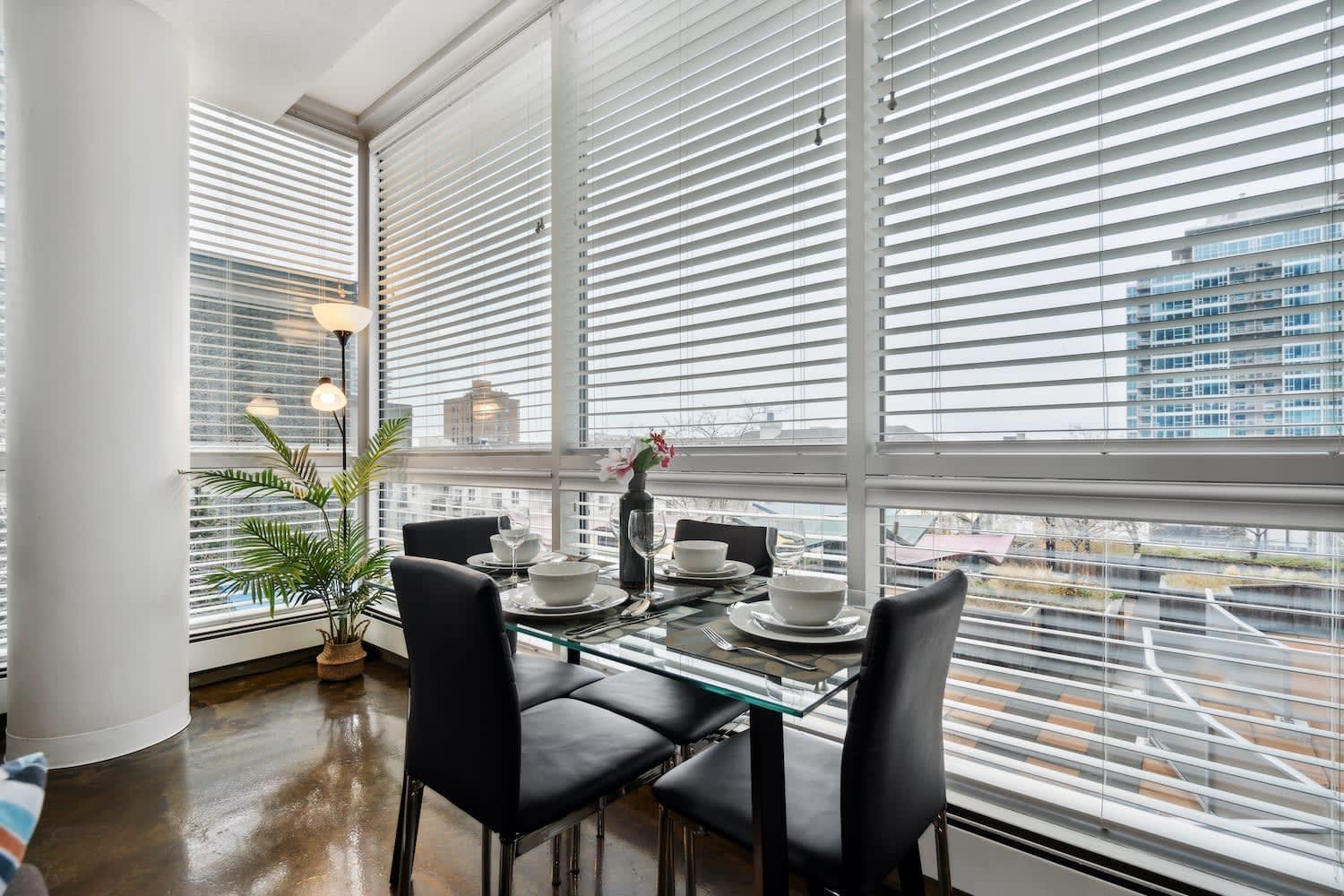 Upscale 2Br Condo - King Bed - Stunning Views YYC Eksteriør billede