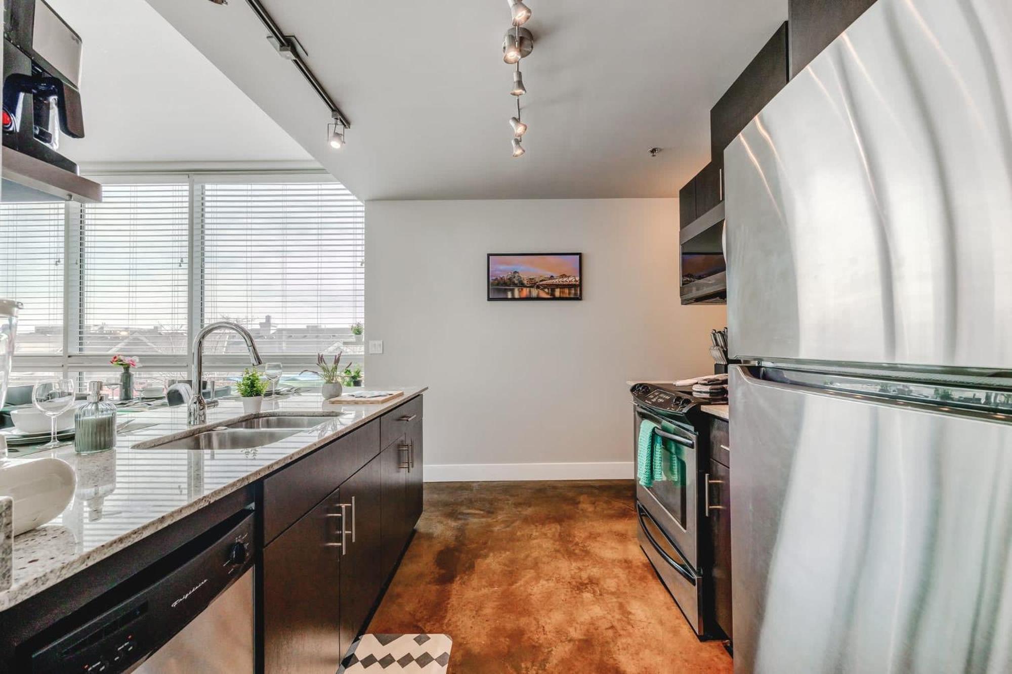 Upscale 2Br Condo - King Bed - Stunning Views YYC Eksteriør billede