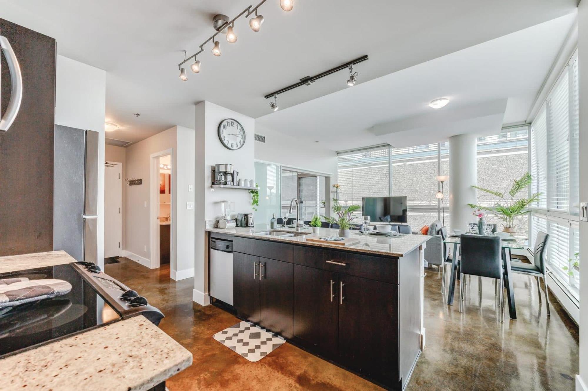 Upscale 2Br Condo - King Bed - Stunning Views YYC Eksteriør billede