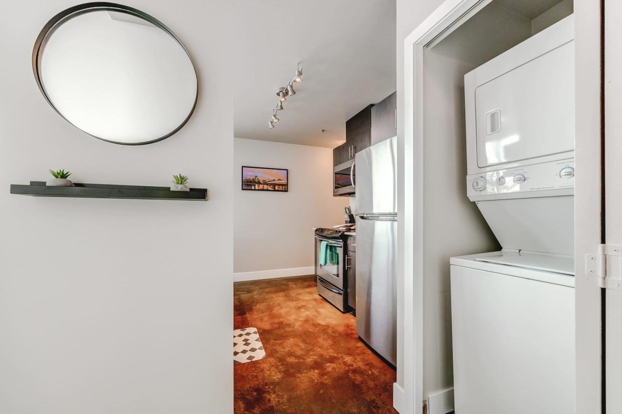 Upscale 2Br Condo - King Bed - Stunning Views YYC Eksteriør billede